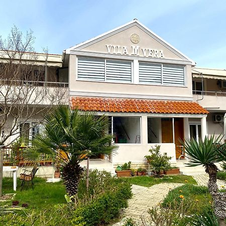 Vila M Vera Rooms With Kitchen And Apartments Durres Exterior photo