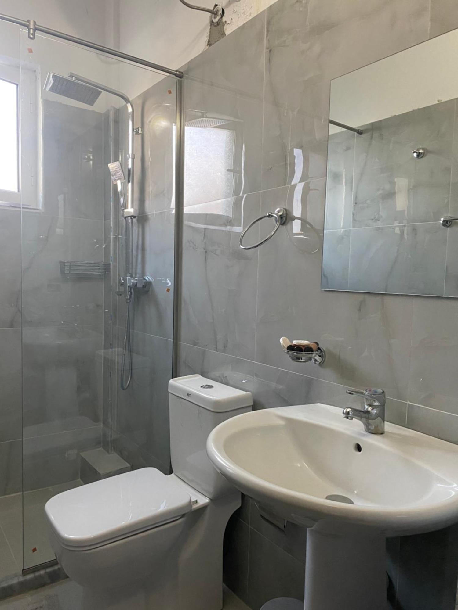 Vila M Vera Rooms With Kitchen And Apartments Durres Exterior photo