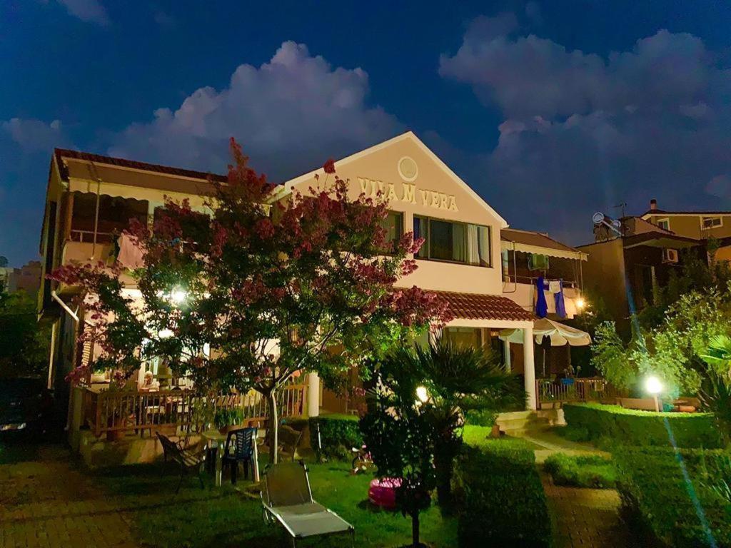 Vila M Vera Rooms With Kitchen And Apartments Durres Exterior photo