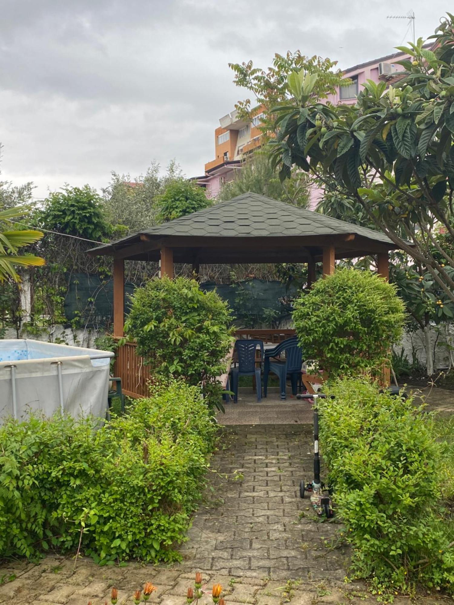 Vila M Vera Rooms With Kitchen And Apartments Durres Exterior photo