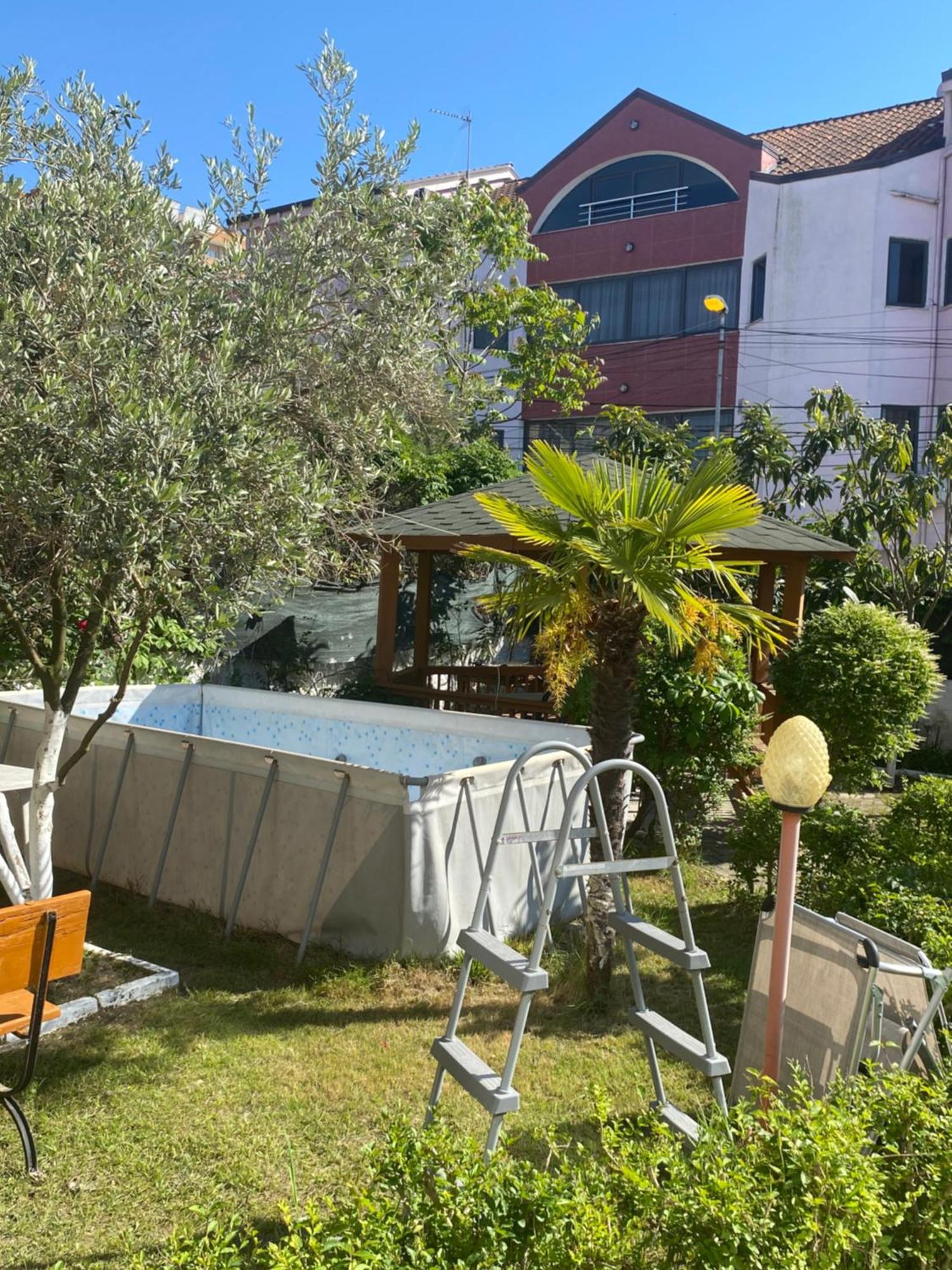 Vila M Vera Rooms With Kitchen And Apartments Durres Exterior photo