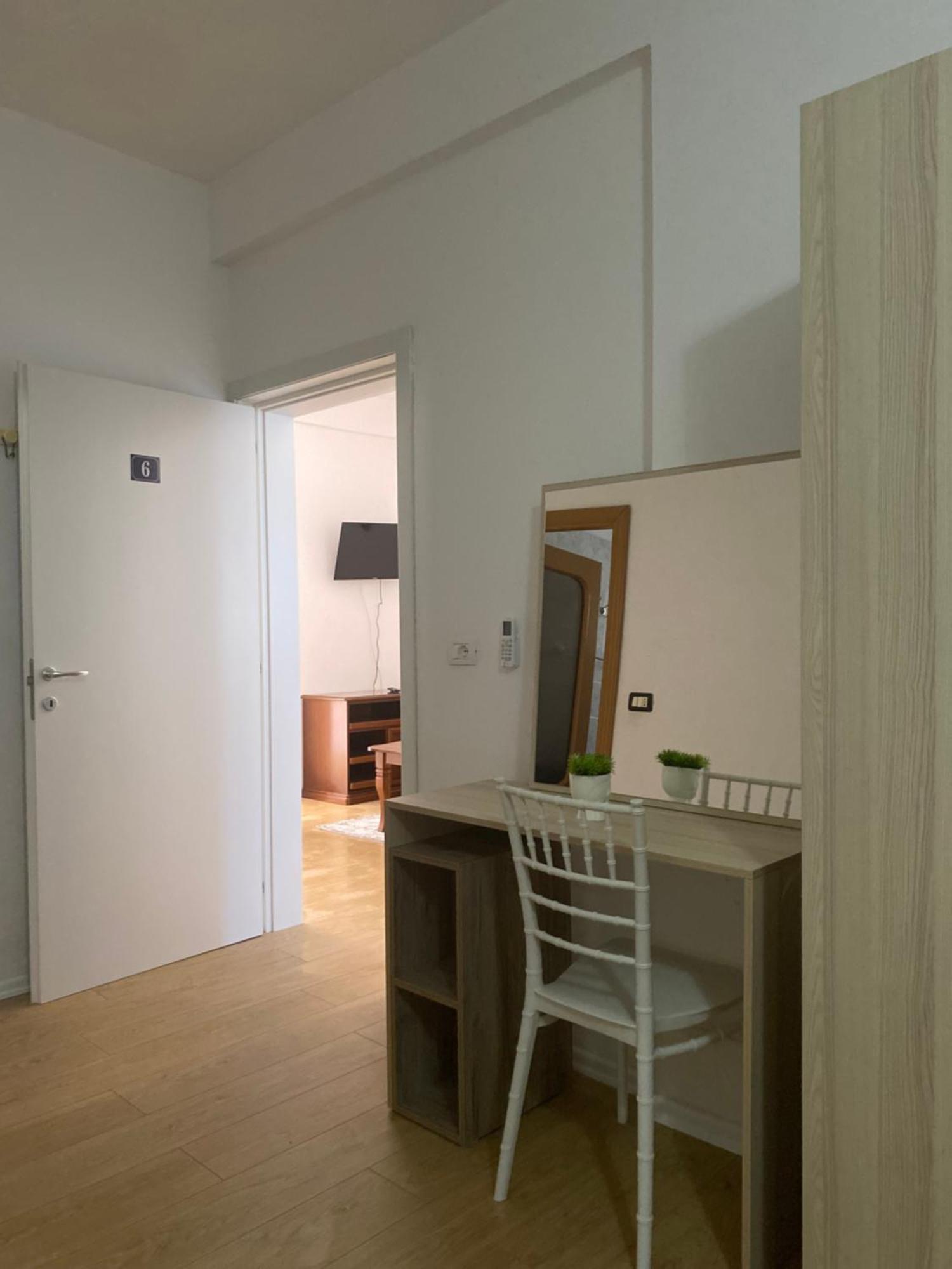 Vila M Vera Rooms With Kitchen And Apartments Durres Exterior photo