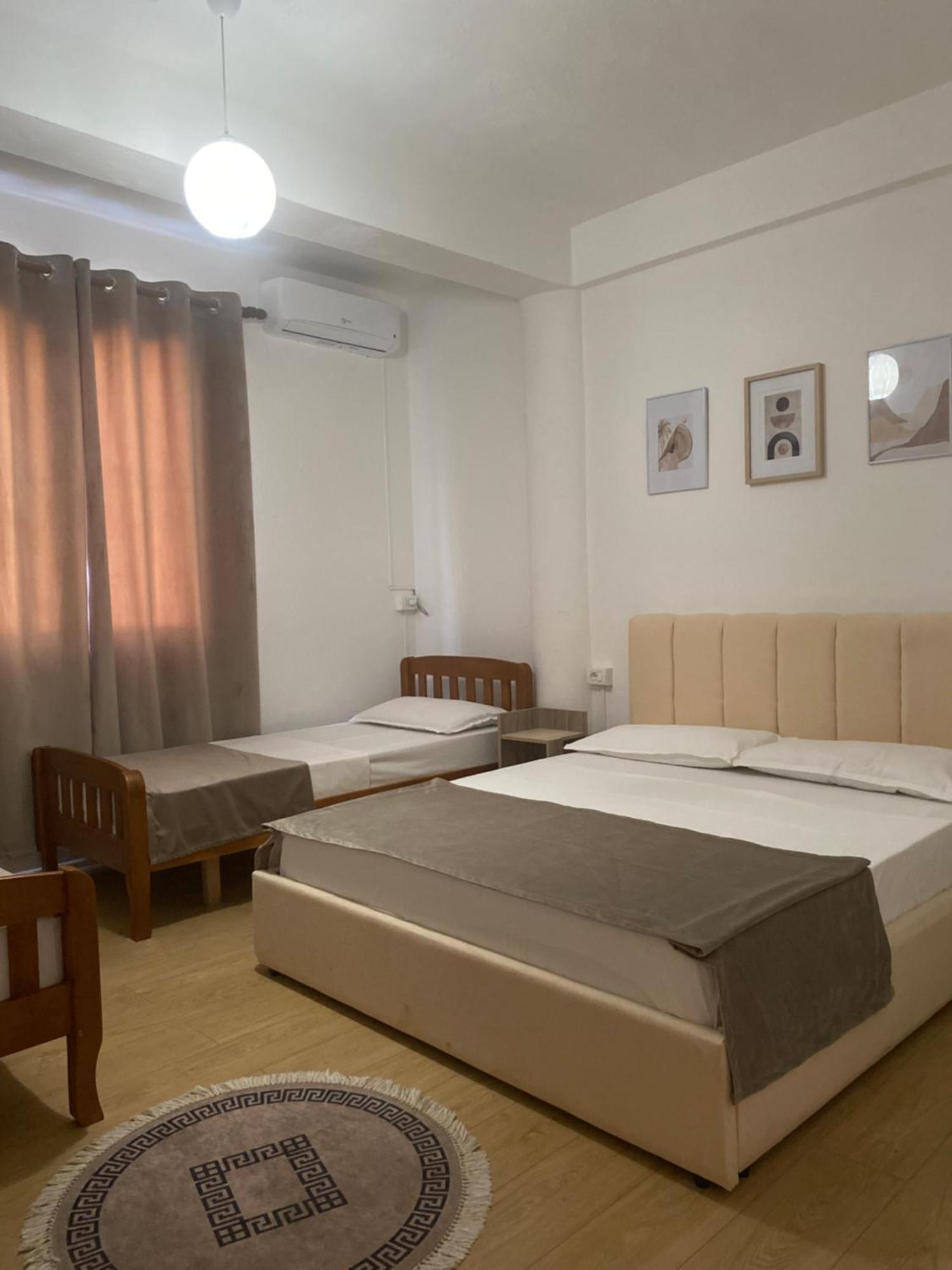 Vila M Vera Rooms With Kitchen And Apartments Durres Exterior photo