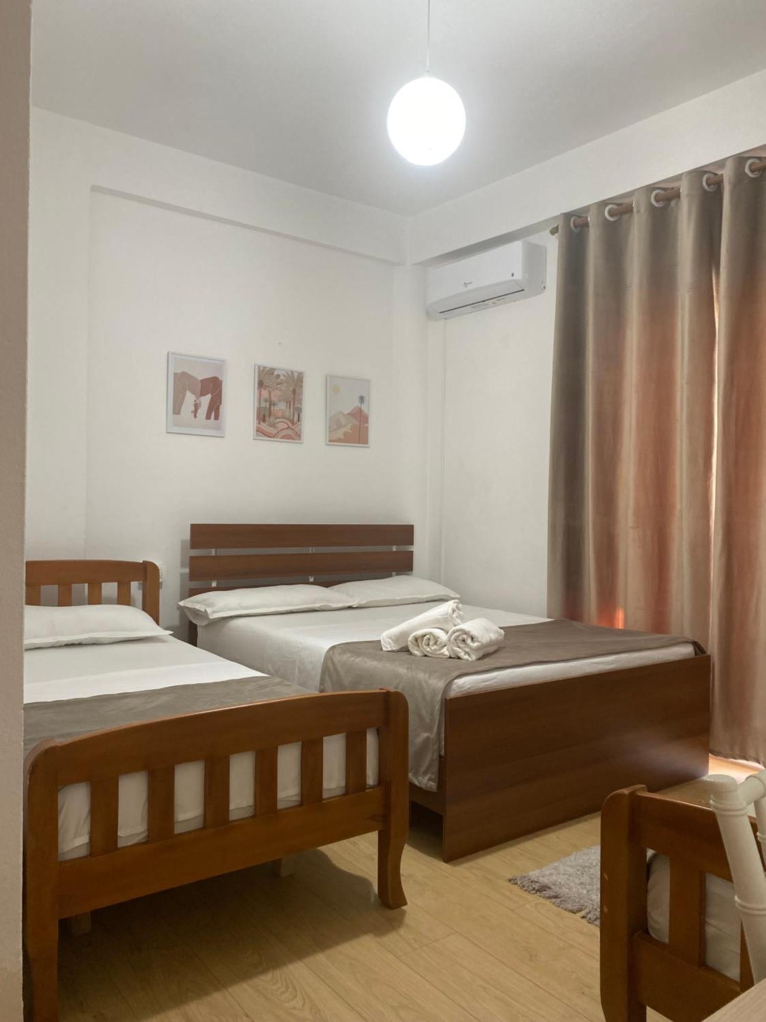 Vila M Vera Rooms With Kitchen And Apartments Durres Exterior photo
