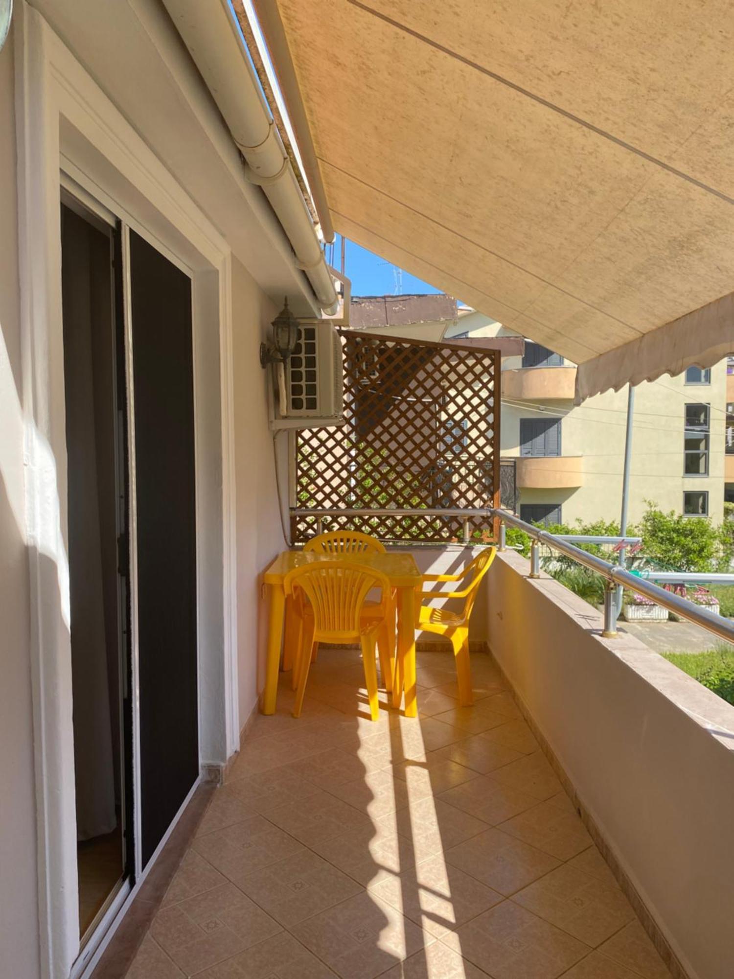 Vila M Vera Rooms With Kitchen And Apartments Durres Exterior photo