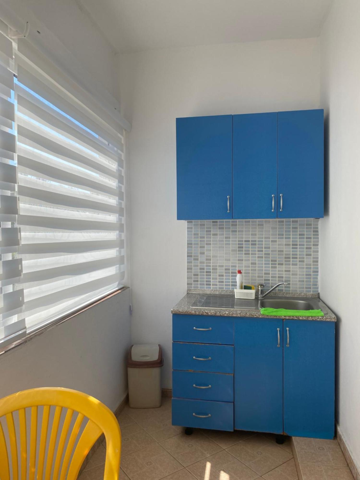 Vila M Vera Rooms With Kitchen And Apartments Durres Exterior photo