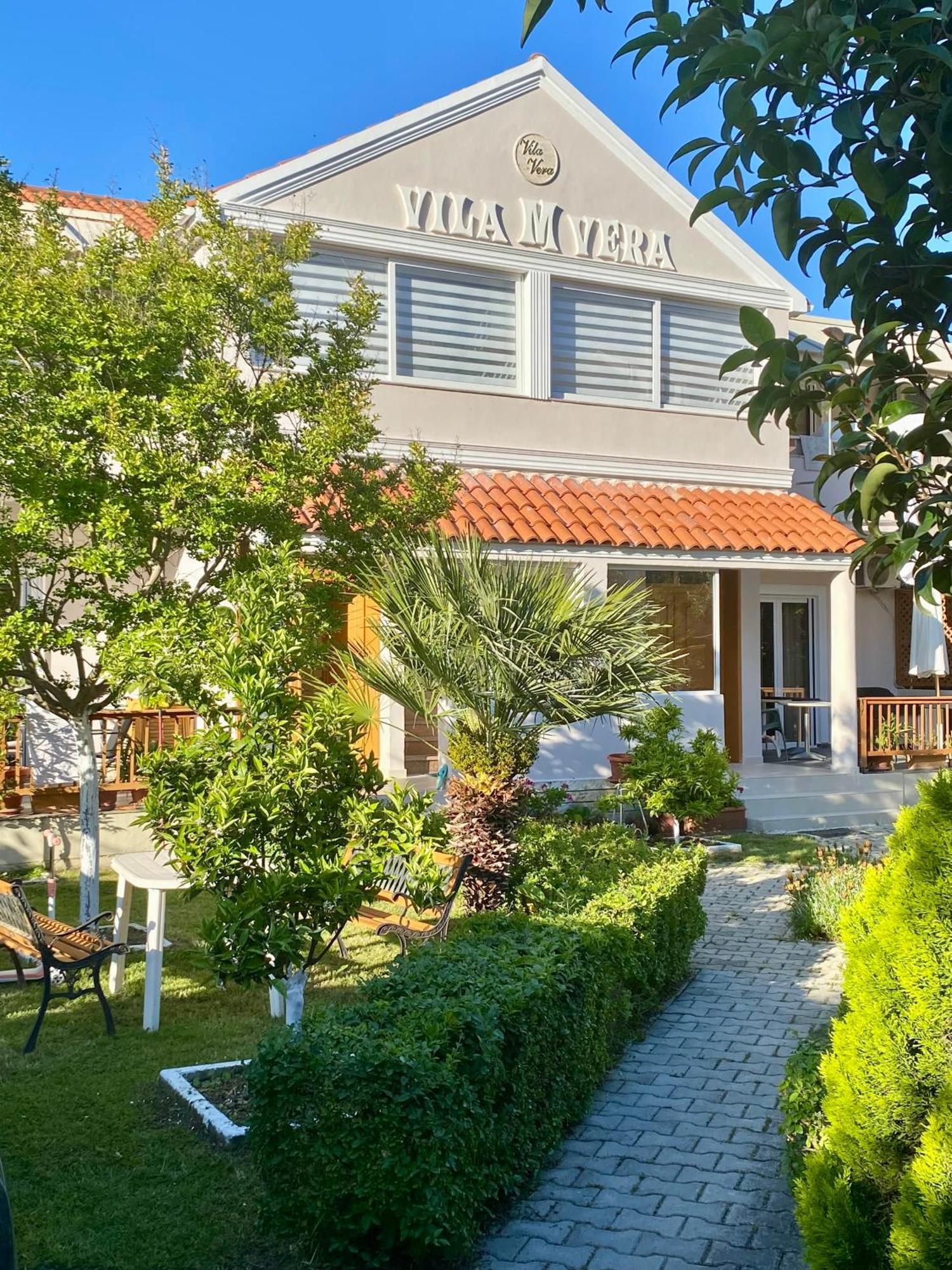 Vila M Vera Rooms With Kitchen And Apartments Durres Exterior photo